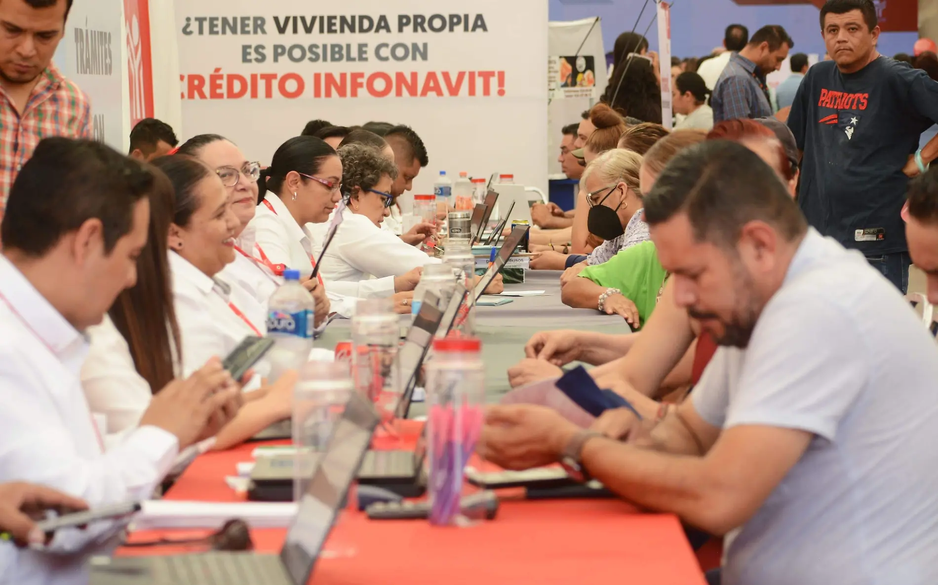 Infonavit espera a más de 400 personas en la Mega Feria de Servicios